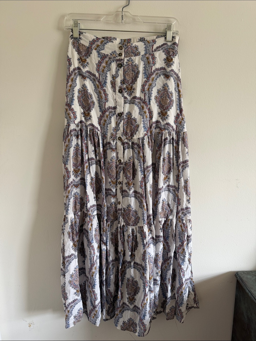 H&M White Maxi Skirt with Blue and Tan Paisley Print